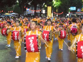 Morioka Sansa Odori festival opens